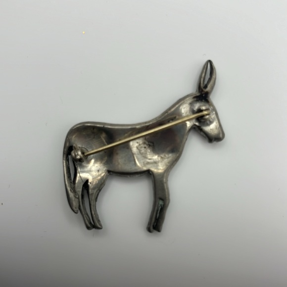 Vintage Rhinestone Donkey Elephant Penguin Dog & Bee (Signed Kramer) Brooch lot - Picture 3 of 11